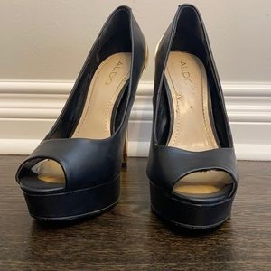 Black with gold heel platform heels Aldo size 7.5